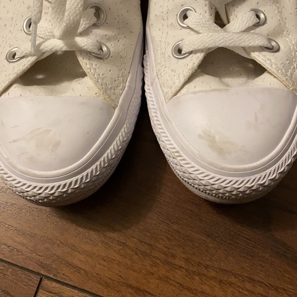 white converse chuck taylor lows women’s size 10 - Picture 2 of 4